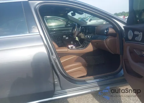 2017 Mercedes-Benz E 300 4Matic из США, поврежденный, VIN WDDZF4KB1HA155499